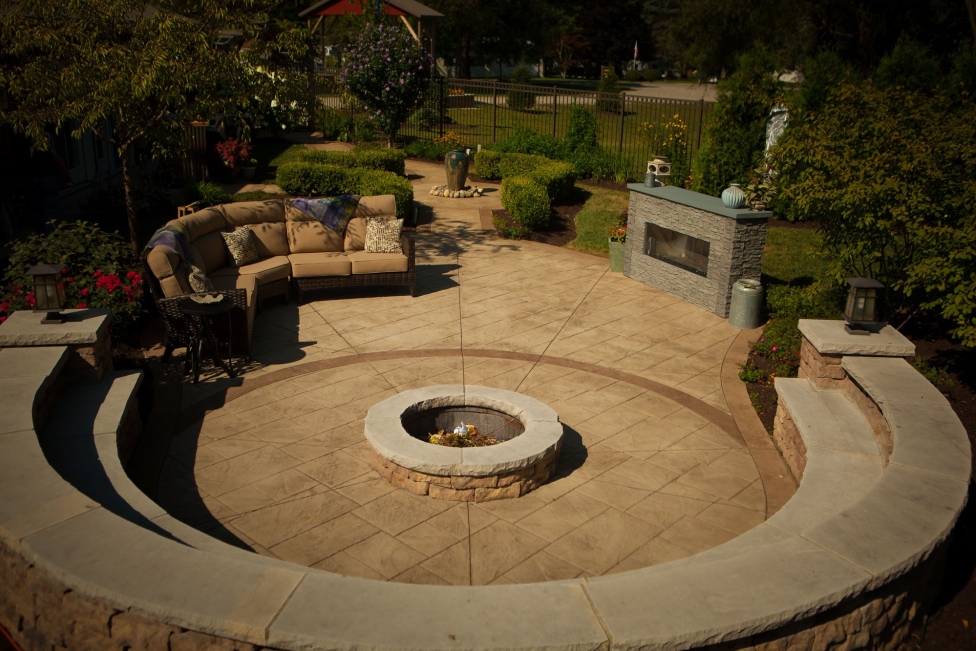 Better outdoor living with the sleek kalea bay outdoor fireplace