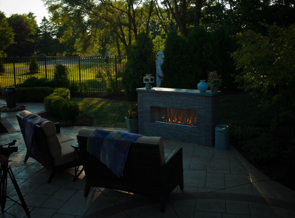 How to choose the right outdoor gas fireplace for magical summer nights
