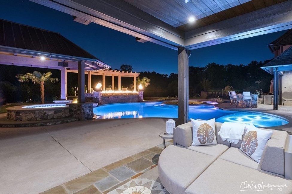 Unforgettable poolside retreat